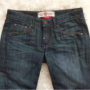 Easy Money Straight Leg Jeans 💙